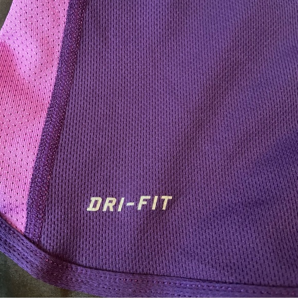 Nike DriFit T-Shirt - Picture 3 of 4